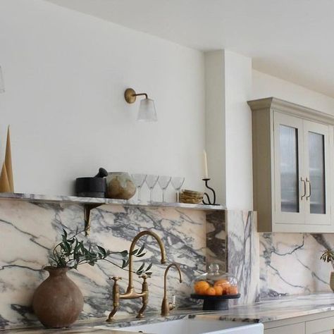 Stone Splashback Kitchen, Marble Splashback Kitchen, Neutral Cabinets, Splashback Kitchen, Kitchen 2024, Calacatta Viola, Instagram Wall, Dining Ideas, Love Luxury