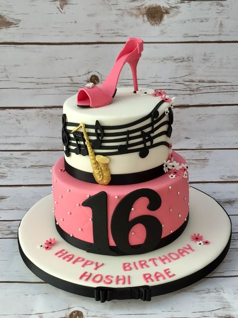 Sweet 16 & music cake Music Theme Birthday Cake, Birthday Cake Sweet 16, Dance Birthday Cake, Cake Sweet 16, Hello Kitty Fondant, Music Shoes, Music Birthday Party, Music Theme Birthday, Music Cakes