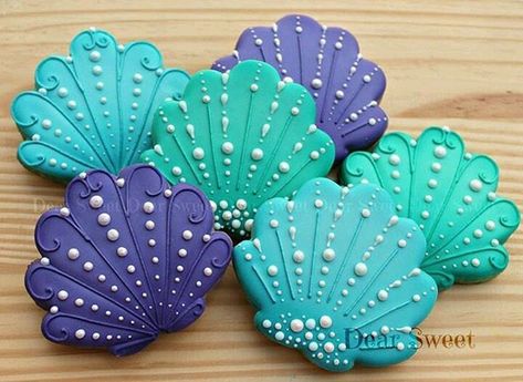 1000+ ideas about Mermaid Cookies on Pinterest | Sand dollar ... Water Cakes, Shell Cookies, Seashell Cookies, Cake Decorating Party, Mermaid Cookies, Beach Cookies, Cake Decorating Icing, Icing Design, Crazy Cookies