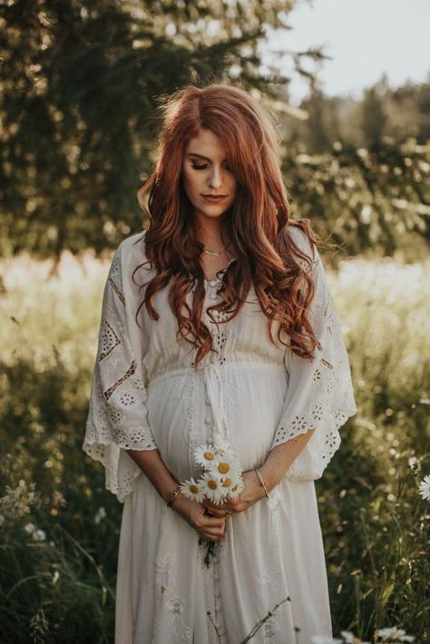 Jeremy And Audrey Roloff, Audrey Roloff, Maternity Photography Outdoors, Boho Maternity, Maternity Photoshoot Poses, Maternity Inspiration, Pregnancy Photo, Maternity Dresses For Photoshoot, Maternity Photography Poses