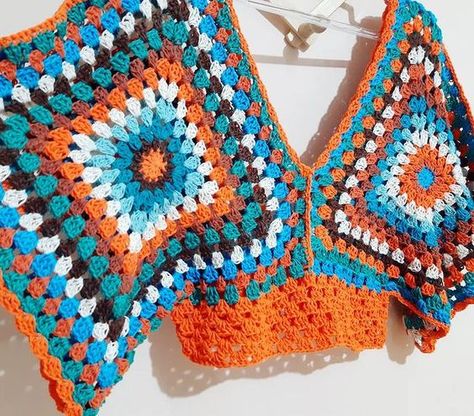 Col Crochet, Poncho Crochet, Gilet Crochet, Hippie Crochet, Mode Crochet, Crochet Tops Free Patterns, Crochet Business, Crochet Fashion Patterns, Crochet Square Patterns