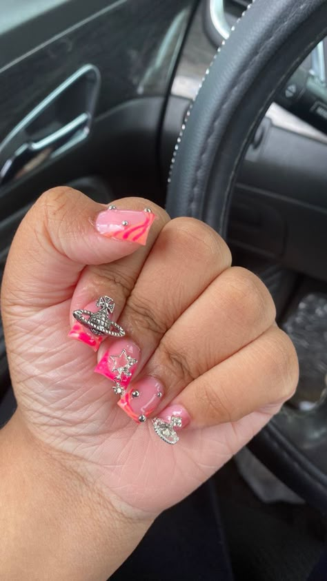 Nail Flower Charms, Cute Junk Nails Short, Nails Idea Short, Colorful Nails With Charms, Spring Junk Nails, Junk Nails Short, Short Junk Nail Designs, Short Junk Nails, Short Freestyle Nails