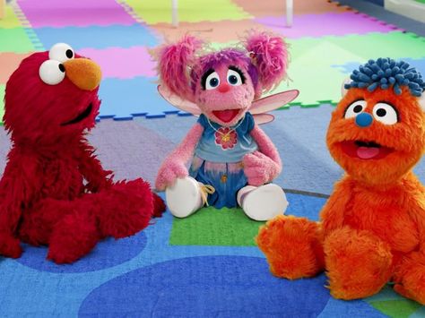 School Readiness - Sesame Workshop Classroom Circle Time, Sesame Street Games, Preparing For School, Playing With Numbers, Reading Vocabulary, Street Game, Calming Strategies, Math School, About Relationships