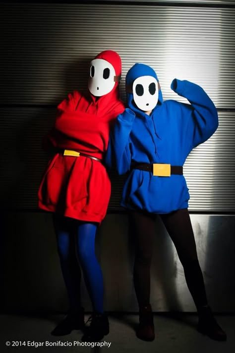 Shy Guy Halloween Costume, Easy Video Game Costumes, Diy Mario Party Costume, Shy Guy Cosplay, Shy Guy Costume, Mario Characters Costumes, Video Game Halloween Costumes, Mario Party Costume, Mario Character Costumes