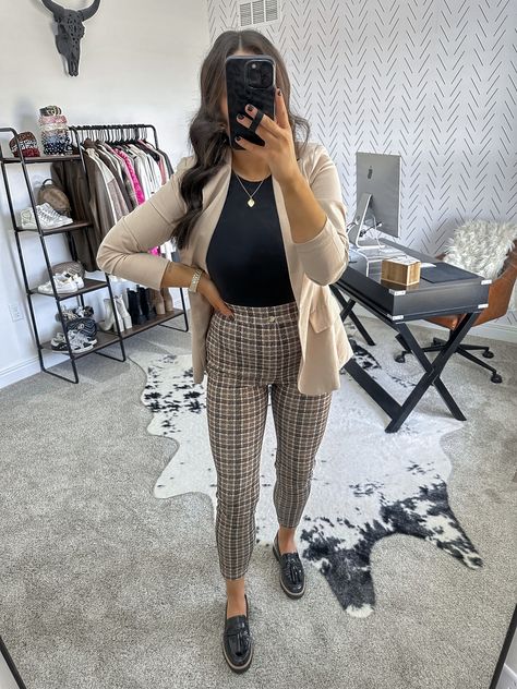 Buisness Casual Women, Event Outfit Ideas, Spring Office Outfits, Office Outfits Women Casual, Work Attire Women, Cute Professional Outfits, Classy Business Outfits, Casual Work Attire, Spring Business Casual