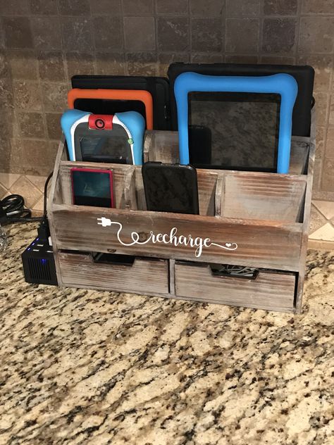 Organization Electronics, Charging Station Ideas, Aesthetic Electronics, Diy Charging Station, Electronic Charging Station, Electronics Organization Storage, Electronics Organization, Apple Electronics, Electronics Storage