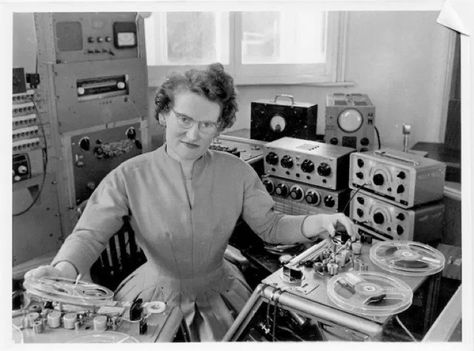 Daphne Oram Wendy Carlos, Electronic Music Instruments, Boring People, Experimental Music, Famous Musicians, First Lady, Electronic Music, New Music, Doctor Who