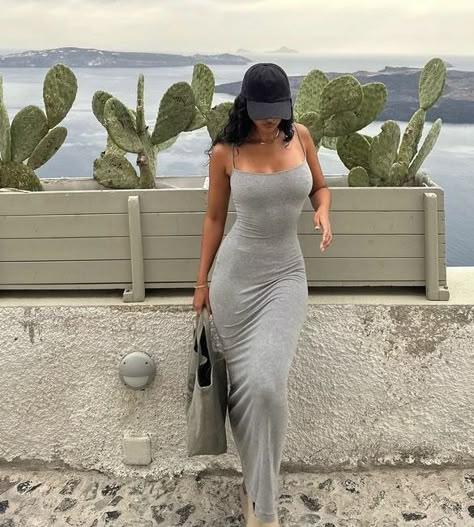 Grey Bodycon Dress Outfit, Bodycon Dress Outfit Casual, Bodycon Dress Outfit, Grey Bodycon Dress, Dress Outfit Casual, Dress Date Night Outfit, Parisian Outfits, Body Con Dress Outfit, Dress Date