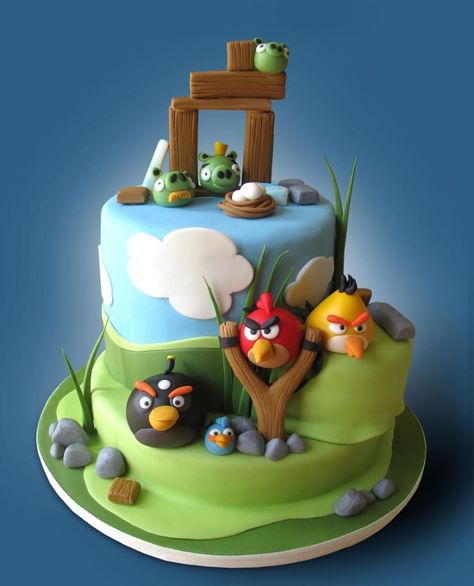 Catherine's Cakery Ottawa: Angry Birds birthday cake Angry Birds Birthday Cake, Angry Bird Cake, Piggy Cake, Angry Birds Birthday Party, Angry Bird Party, Birds Birthday Party, Rodjendanske Torte, Angry Birds Birthday, Bird Birthday Parties