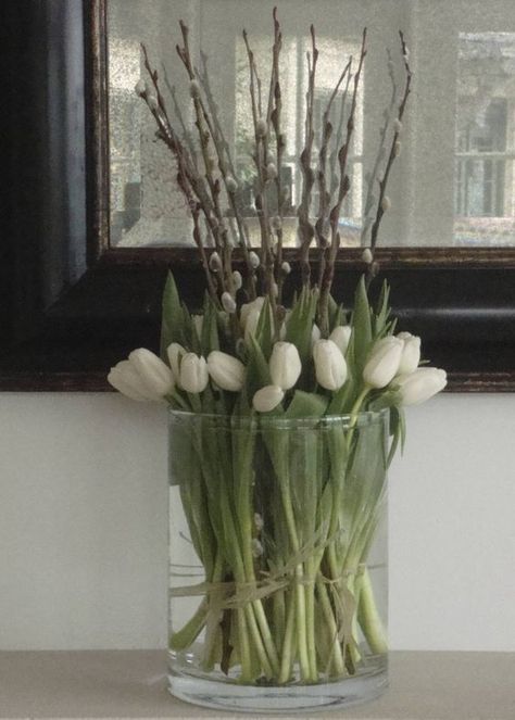 Dekor Diy, Branch Design, White Tulips, Deco Floral, Arte Floral, Ikebana, Decoration Table, Easter Decorations, Easter Spring