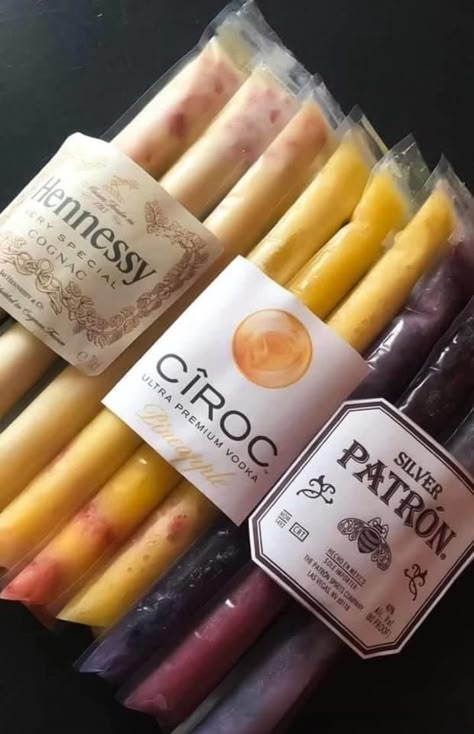 Summer Popsicles, Cocktail Drinks Alcoholic, Yummy Alcoholic Drinks, Liquor Drinks, Boozy Drinks, Mixed Drinks Recipes, Drinks To Try, Ice Pops, Frozen Drinks