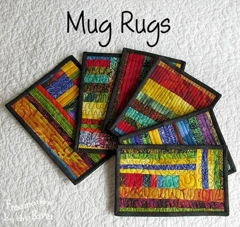 Make scrappy mug rugs from your leftover quilt fabrics in all kinds of scrappy designs. Mug Rug Tutorial, Small Quilt Projects, Quilted Coasters, Mug Rug Patterns, Fabric Postcards, String Quilts, Place Mats Quilted, Quilted Gifts, Miniature Quilts