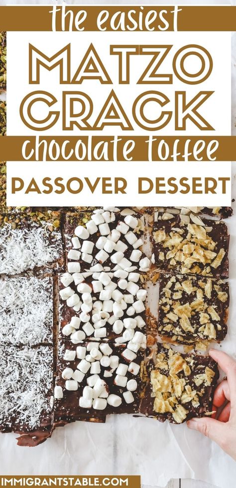 Matzo Toffee, Matzah Recipes, Passover Recipes Dessert, Cracker Dessert, Easy Toffee, Passover Desserts, Holiday Snack, Homemade Toffee, Matzo Meal