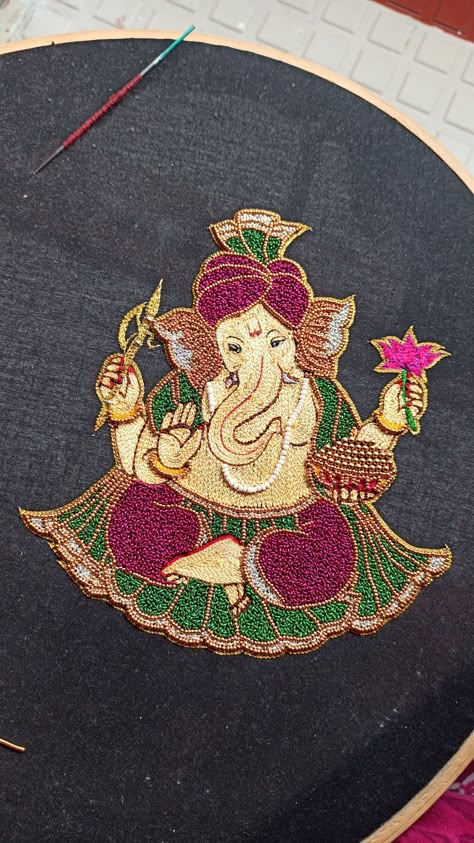 Ganpati Hand Work Design, Lord Murugan Aari Work, Ganesha Aari Work, Aari Work Ganpati Design, Creative Aari Work Designs, Ganpati Bappa Embroidery Work, Vinayagar Aari Work, Ganpati Bappa Aari Work, Ganpati Embroidery Work