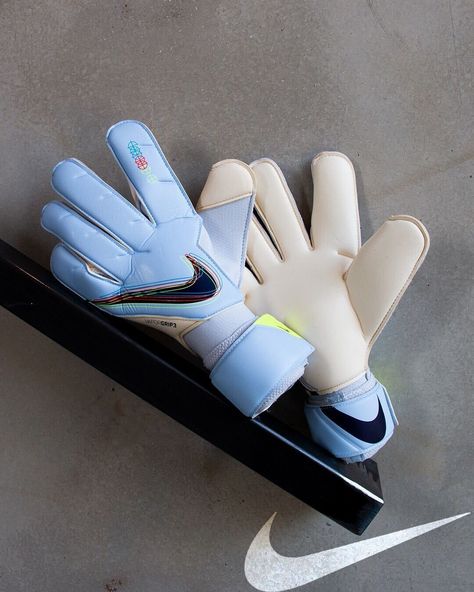 Gk Gloves, Soccer Gloves, Goalkeeper Gloves, Soccer Cleats, Football Boots, Barcelona, Gloves, Soccer, Football