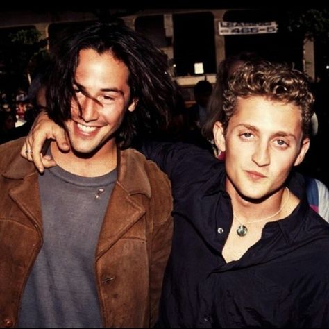 Alex and Keanu looking hot at the Bogus Journey Premiere (1991) Bill And Ted, Keanu Reeves Movies, Lost Boys Movie, Baba Jaga, Alex Winter, Famous Person, Keanu Charles Reeves, Hot Dads, Warm Fuzzies