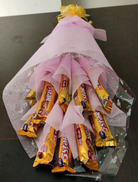 Today We Are Going To Delivery This Exclusive Chocolate Bouquet. Order Fantastic Five Star Chocolate Bouquet at Best Price For Your Loved Ones to Bangladesh. Free Shipping inside Dhaka city. Five Star Chocolate, 5 Star Chocolate, Foodie Gift Basket, Silk Chocolate, New Images Hd, Chocolate Basket, Bridal Gift Wrapping Ideas, Clay Crafts For Kids, Chocolate Hampers