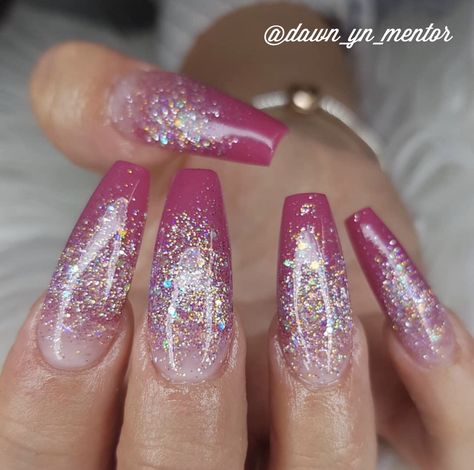 Ombre Glitter Nails, Nails Colourful, Nail Ballerina, Winter Wedding Nails, Fade Nails, Glitter Fade Nails, Fab Mood, Mood Wedding, Pretty Nails Glitter