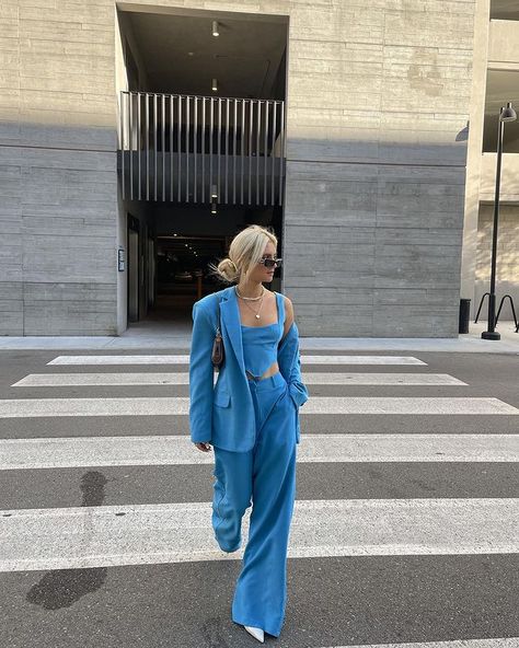 Monochromatic Blue Outfit, Blue Monochromatic Outfit, Semi Formal Mujer, Monochromatic Outfit, Future Outfit, Fashion Victim, Outfit Look, Casual Winter Outfits, Lookbook Outfits