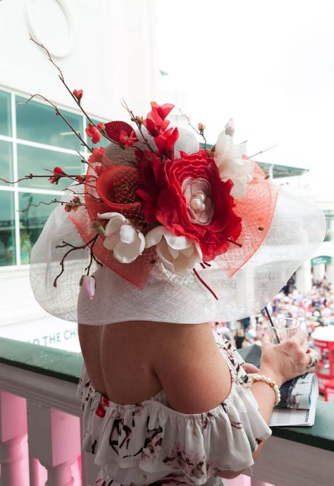 Fabulous Hats at the Kentucky Derby and Kentucky Oaks Kentucky Derby Outfit For Women Hats, Kentucky Derby Hats Diy Ideas, Derby Hat Diy, Kentucky Derby Party Hats, Derby Hats Diy Ideas, Kentucky Derby Hats Diy, Derby Hats Diy, Kentucky Derby Decorations, Kentucky Derby Outfit