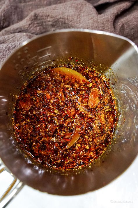 Crispy Chilli Oil - Nomadette Crispy Chilli Oil Recipe, Chilli Oil Recipe, Crispy Chilli Oil, Quick Chili, Chili Oil Recipe, Pepper Recipes, Sichuan Peppercorn, Chilli Oil, Five Spice Powder