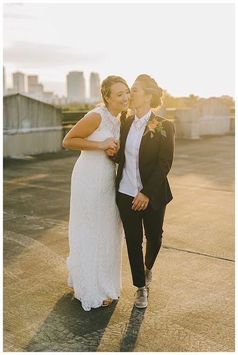 Brides In Suits, Lesbian Bride Suit, Queer Suits Wedding, Queer Wedding Suit, Wedding Lesbian Couple, Lesbian Suits Wedding, Lesbian Wedding Photography Poses, Wlw Marriage, Lesbian Wedding Outfits Suits Style