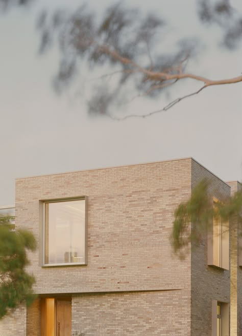 Gallery of Jay - Esplanade House / Eckersley Architects - 16 New Home Windows, Upside Down House, Brick Houses, Science Park, Stunning Homes, Brick Architecture, Bay House, Flipping Houses, House Windows