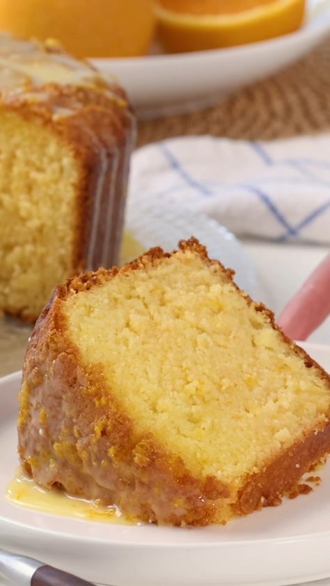 Imperial Sugar - How to Make Orange Velvet Pound Cake Orange Velvet Pound Cake, Moist Orange Pound Cake, Orange Buttermilk Cake, Orange Recipes Dessert, Orange Pound Cake, Moist Pound Cake, Orange Dessert, How To Make Orange, Homemade Dessert