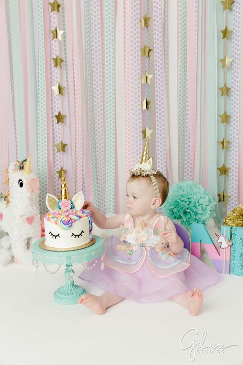 Unicorn 1st Birthday Party Ideas, Baby Girl Birthday Party Ideas, Baby Girl First Birthday Theme, Unicorn Smash Cake, Unicorn First Birthday Party, Unicorn Theme Cake, Unicorn First Birthday