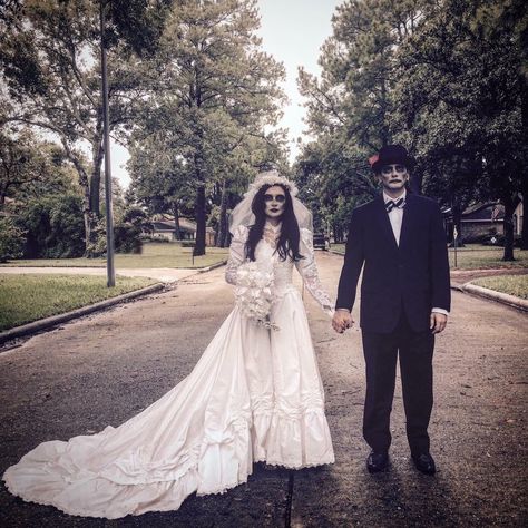 Couple Halloween costume Ghost bride and groom Halloween costume Ghost Bride And Groom Costume, Diy Zombie Bride Costume, Ghost Bride Halloween Costume, Halloween Bride And Groom Costume, Bride And Groom Costume Halloween, Wedding Dress Halloween Costume Ideas, Cupples Costumes, Ghost Couple Costume, Dead Bride And Groom Costume