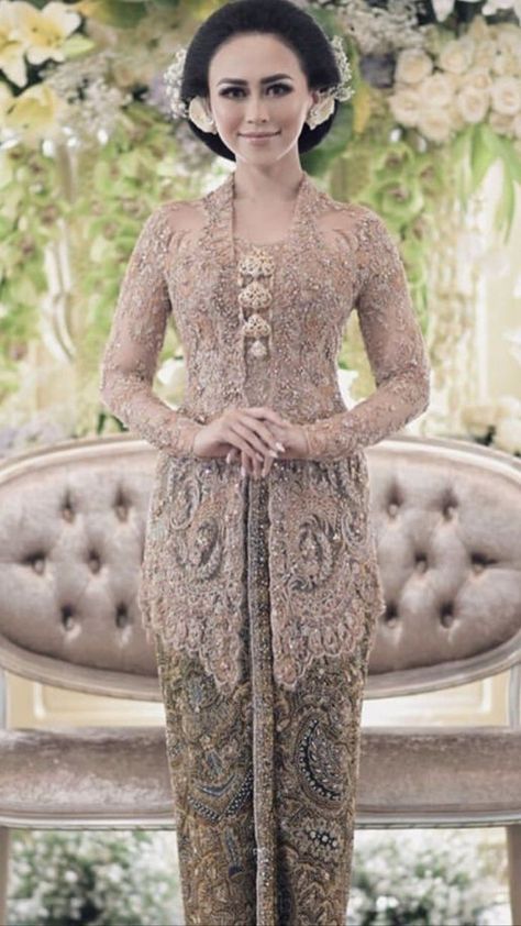 Kebaya Brokat Modern, Renda Kebaya, Mix And Match Outfits Hijab, Indonesian Kebaya, Brokat Modern, Model Dress Kebaya, Kebaya Lace, Kebaya Wedding, Kebaya Modern Dress