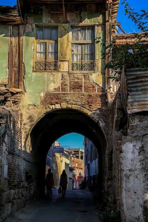 Old Turkish House, Turkish Village, City Landscape, Urban Sketching, Old Buildings, Urban Photography, Beautiful Buildings, Street Scenes, Urban Landscape