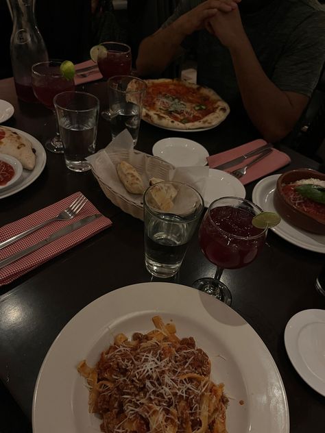 Italian restaurant Restaraunt Aesthetic, Italian Restaurant Aesthetic, Restaurant Date, Birthday Week, Italian Restaurant, Parks And Recreation, Italian Food, Italian Recipes, Restaurant