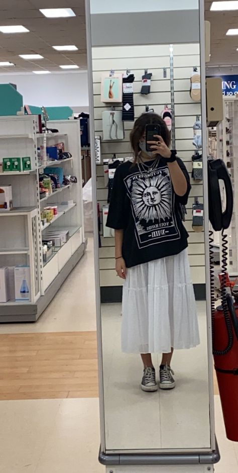 Long Skirt With Baggy Shirt, Skirts With Baggy Shirts, Skirts And Oversized Shirts, Baggy T Shirt Skirt Outfit, Baggy Shirt And Skirt Outfit, Skirt With Baggy Shirt, Crop Top Skirt Outfit, Maxi Skirt T Shirt Outfit, Long Skirt Baggy Shirt