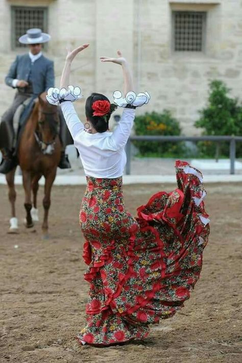 Flamenco Dresses, Flamenco Costume, Body Pattern, Spanish Dance, Waisted Skirts, Easter Week, Spanish Dress, Spanish Dancer, Flamenco Dress