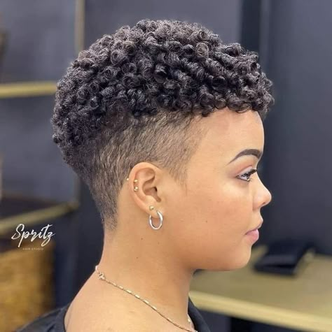 Fade Haircut Women, Braided Mohawk Hairstyles, Curly Coily Hair, Braided Mohawk, Natural Short Hair, Ideas For Hairstyles, Natural Haircuts, Haircuts To Try, Short Natural Haircuts