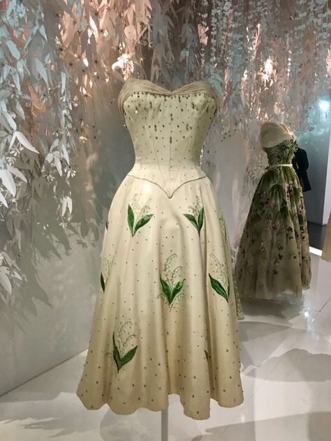 Christian Dior - Lily of the Valley Dior Lily Of The Valley, Magical Fashion, Dior Dress, Dior Vintage, Dior Haute Couture, Christian Dior Couture, Couture Mode, Dior Couture, 1950s Fashion