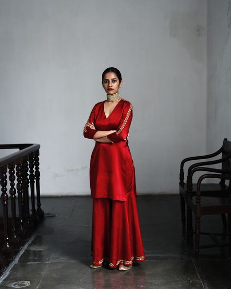 Photographed by: Ashish Shah Raw Mango Dress, Engagement Sharara, Ashish Shah, Red Lengha, Raw Silk Dress, Sharara Designs, Desi Wedding Dresses, Raw Mango, Simple Kurta Designs