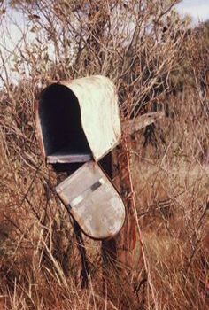 Vintage Mailboxes, Country Mailbox, Rural Carrier, Cool Mailboxes, Postal Art, Rural Mailbox, Old Mailbox, Clothes Lines, Vintage Mailbox