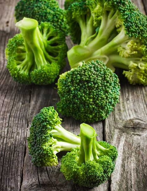 Superfoods For Weight Loss - Broccoli Pinterest Meals, Mains Recipes, Healthy Broccoli, Best Superfoods, Tomato Nutrition, Side Items, Vegetable Pictures, Broccoli Recipe, Matcha Benefits