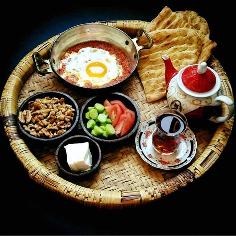 Kurdish breakfast 🍳 Kurdish Breakfast, Persian Breakfast, Iran Food, Iranian Recipes, Iranian Cuisine, Persian Cuisine, Iranian Food, Accessories Classic, Moroccan Food