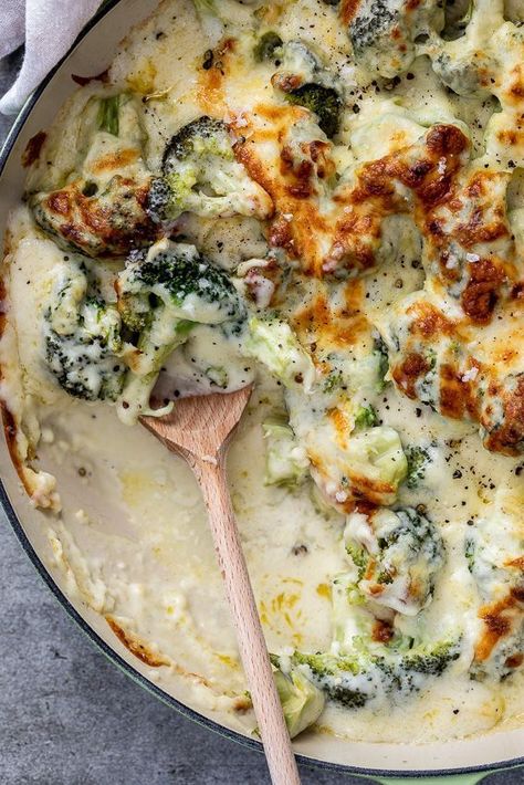 Cheesy Broccoli Casserole, Broccoli Bake, Cheesy Broccoli, Broccoli Casserole, Simply Delicious, Easy Casserole Recipes, Thanksgiving Feast, Easy Casserole, Veggie Dishes