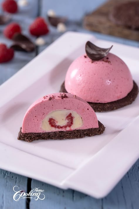 Dome Desserts, Chocolate Raspberry Mousse, Chocolate Raspberry Mousse Cake, Mousse Desserts, Raspberry Mousse Cake, Fancy Desserts Recipes, Mousse Cake Recipe, Mousse Cakes, Raspberry Mousse