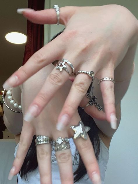 Chunky Silver Jewellery, Chunky Silver Rings, Ring Stacks, Cute Jewellery, Jewelry Accessories Ideas, Piercings Jewelry, Dope Jewelry, Chunky Jewelry, Ring Stack