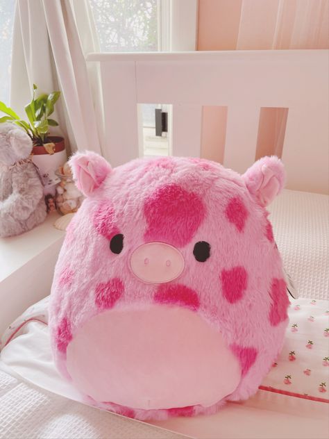 #squishmallows Pink Stuff Toy, Pink Squishmallow Aesthetic, Strawberry Animals, Squish Mallow, Squish Mallows, Squish Mellow, Pink Autumn, Antlers Decor, Barbie Fashion Sketches