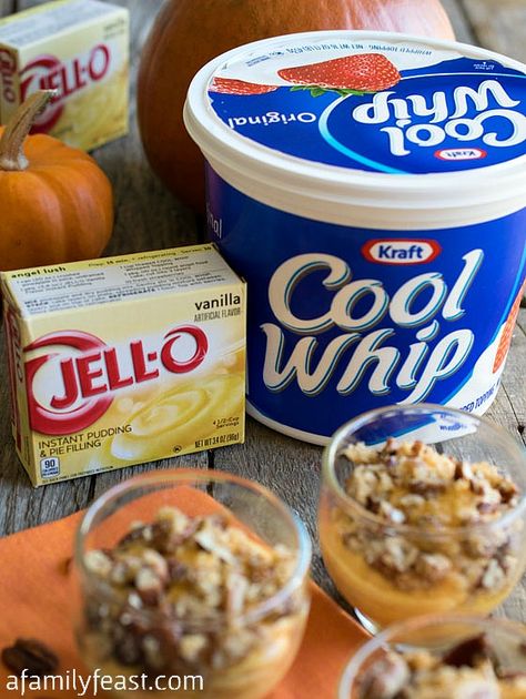 Praline Pumpkin Mousse - A super simple, fool proof and delicious dessert made with KRAFT COOL WHIP Whipped Topping and JELL-O Vanilla Flavor Instant Pudding. #sponsored Instant Pudding Desserts, Pumpkin Pudding Recipes, Vanilla Pudding Recipes, Recipes With Cool Whip, Pumpkin Butterscotch, Canned Pumpkin Recipes, Whipped Pumpkin, Spiced Whipped Cream, Whipped Cream Desserts