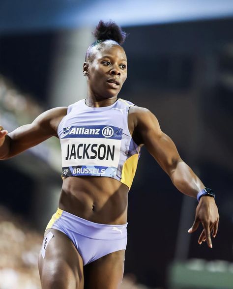 Shericka Jackson, OD (born 16 July 1994) is a Jamaican sprinter competing in the 100 m, 200 m, and 400 metres. In 2022, she became the fastest woman alive and second fastest woman of all time in the 200 metres. Shericka Jackson, People Reference, Sports Track, Female Volleyball Players, Track And Field Athlete, Self Confidence Tips, Confidence Tips, Volleyball Players, Athletic Sports