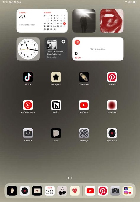 Ipad Apps Organization, Ipad Design Inspiration, Ipad Set Up, Tablet Homescreen, Tablet Aesthetic, Ipad Organization, Ipad Themes, Lockscreen Themes, Ipad Setup