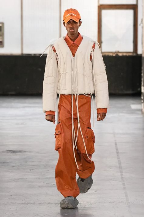 Botter Fall 2023 Menswear Fashion Show | Vogue Mens Fall 2023 Runway, Egon Lab 2023, Menswear 2023 Runway, Street Wear Runway Fashion, Orange And White Outfits Men, 2024 Fashion Trends Forecast Men, Padding Fashion, Men Fashion 2023, Menswear 2023