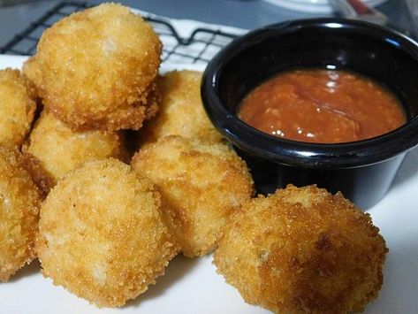 Fried Cream Cheese, Cream Cheese Shrimp, Crab Balls Recipe, Ball Appetizers, Cream Cheese Balls, Crab Cake Bites, Shrimp Ball, Cream Cheese Balls Recipe, Sour Cream Dipping Sauce